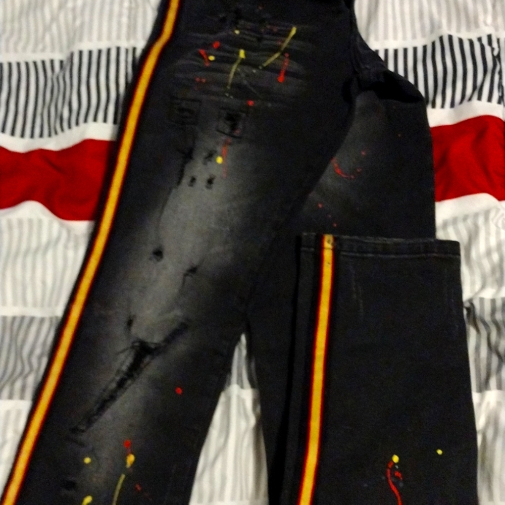 Men's size 34 Kilogram Jeans.